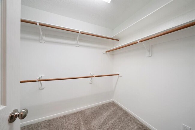 Building Photo - 130 W Burberry Cir