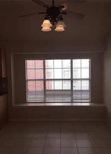 Building Photo - 2525 Persimmon Dr