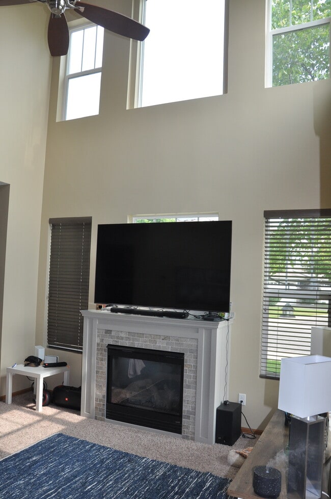 Building Photo - 9641 Linden Ln N