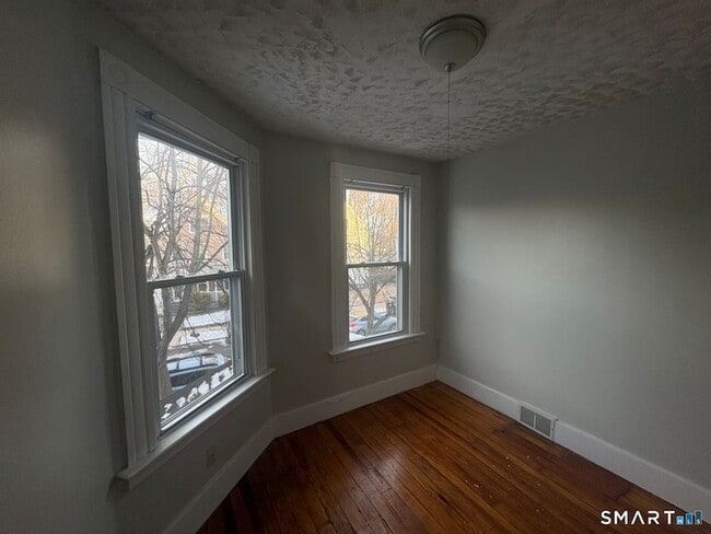 Building Photo - 56 Dorman St