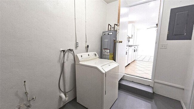 Building Photo - 284 Rotonda Blvd W