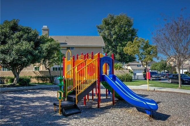 Building Photo - Carlton Square Spacious House w/Central AC...
