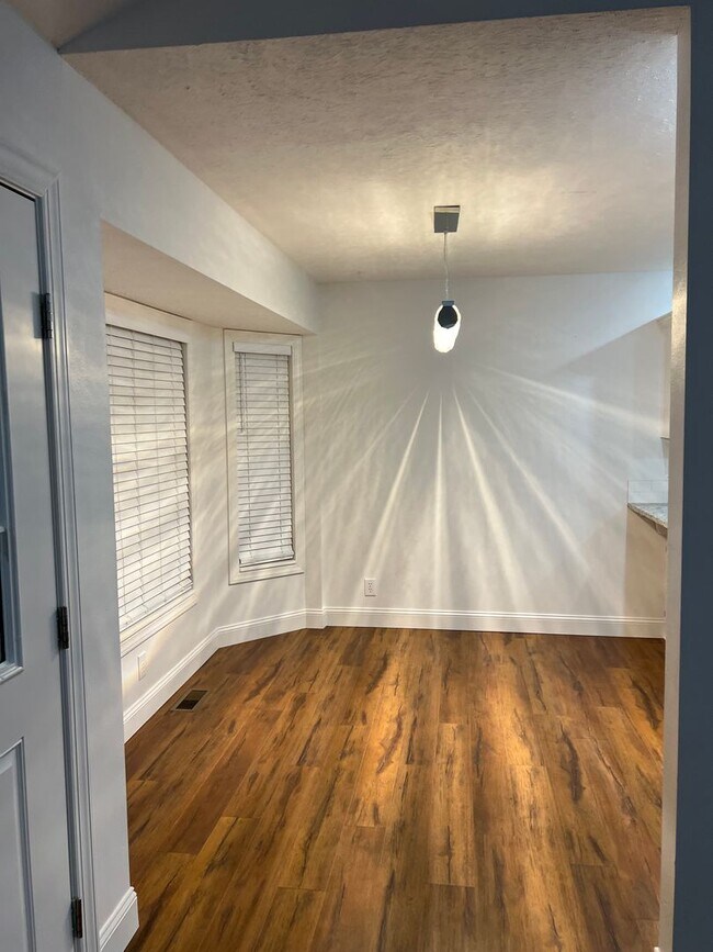 Building Photo - Galloway District RENTAL!  3-Bed, 2-Bath, 2-Car Garage