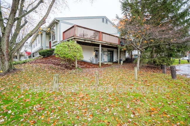 Building Photo - 2808 Lakeshire Ln