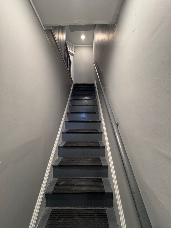 Building Photo - 202 N 5th St