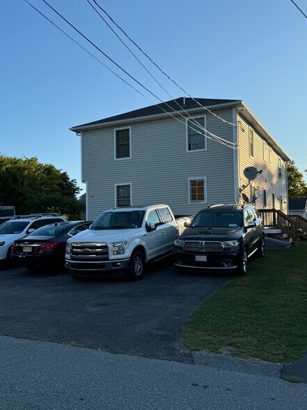 Building Photo - 40 Magnolia St