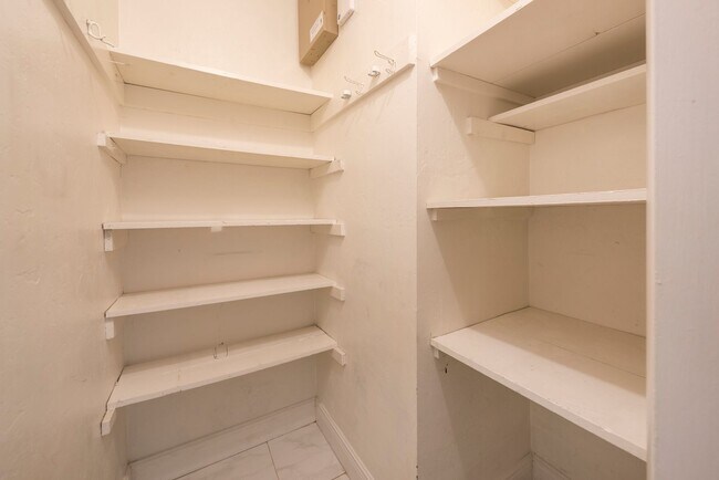 Building Photo - Large home with spacious patio and washer ...