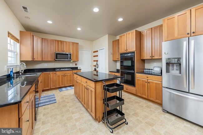 Building Photo - 10 Morning Glory Cir