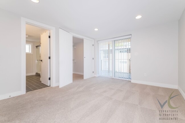 Building Photo - Stunning remodeled 4BD/3.5BA Seattle Craftsman with Solar, A/C & EV Charging for RENT- Available ...