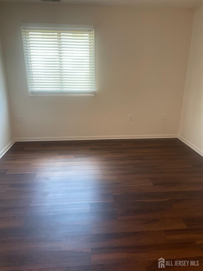 Building Photo - 1019 Ravens Crest Dr