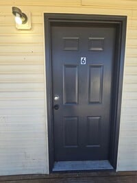 Building Photo - 2 Bedroom , 1 Bathroom Apartment!