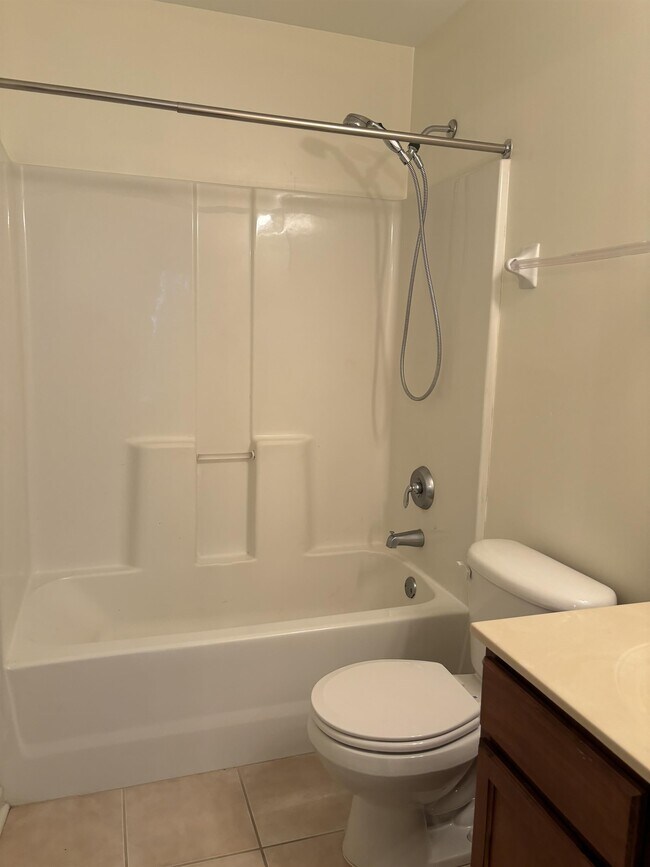 Building Photo - 1371 Island Town Dr
