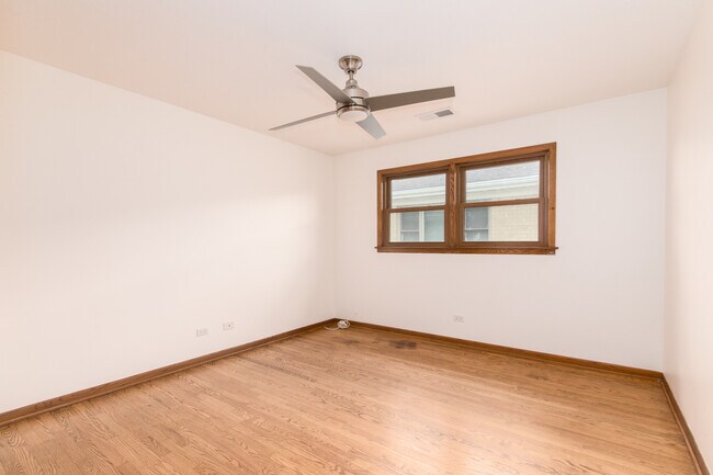 Building Photo - 8440 W Windsor Ave