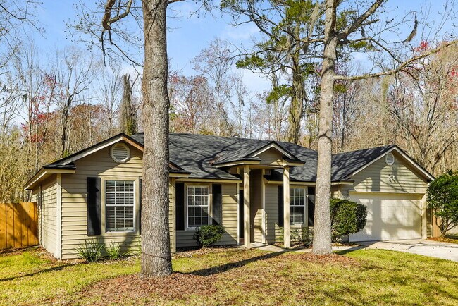 Building Photo - 548 Edward Rutledge St