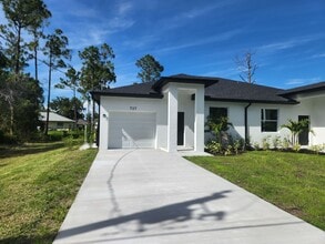 Building Photo - 737-739 Meadow Rd