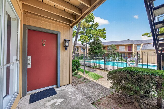 Building Photo - 3303 W Greenridge Dr