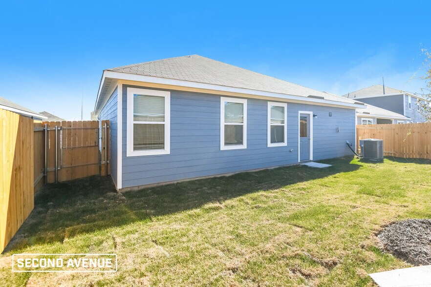 Building Photo - 9616 Sierra Grande Dr