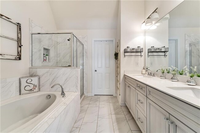 Building Photo - 7940 Willoughby Ct