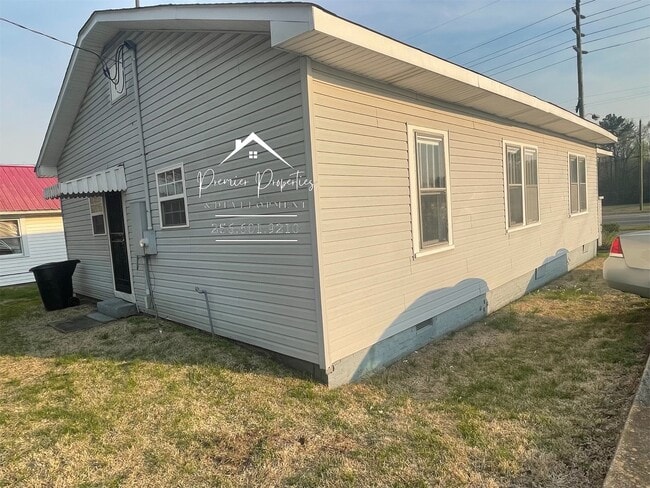 Building Photo - Gadsden Home PLUS 12 x 20 Storage Unit - Alabama