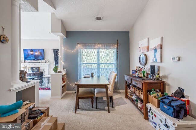 Building Photo - 14301 Grape Holly Grove