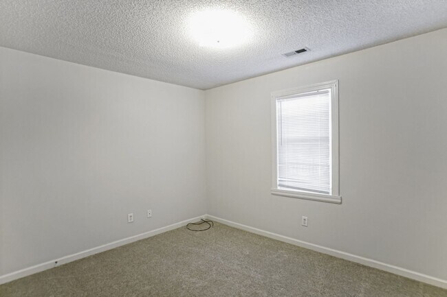 Building Photo - 3418 Pear Tree Ct NW