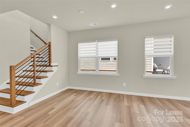 Building Photo - 5850 Strathmore Ct