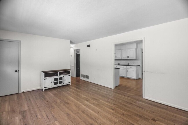 Building Photo - 1416 Two Notch Rd SE