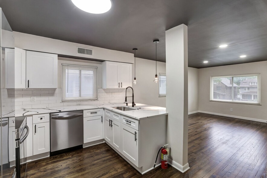 Building Photo - 316 E 18th Ave
