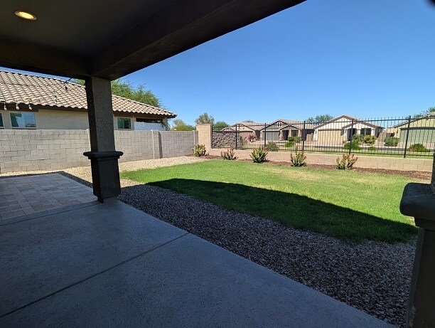 Building Photo - 41390 W Carlisle Ln