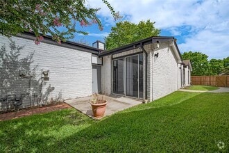 Building Photo - 1014 Fleetwood Pl Dr
