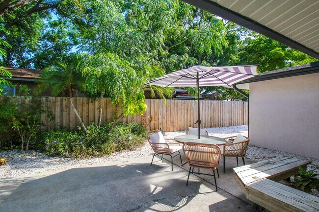 Building Photo - West of Trail Mid-Century Gem with New Designer Kitchen & Oversized Corner Lot