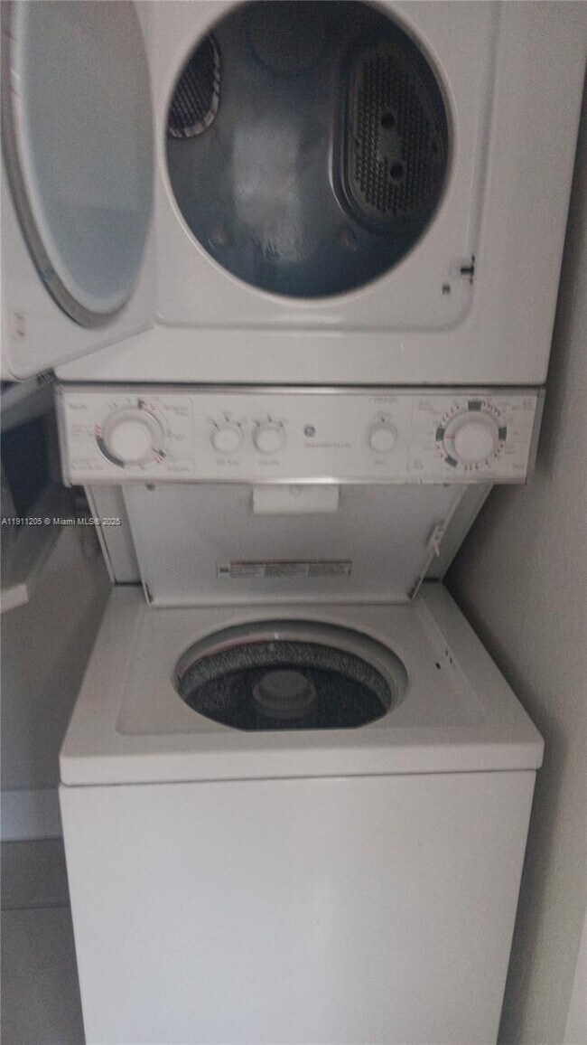 Building Photo - 4104 NW 88th Ave