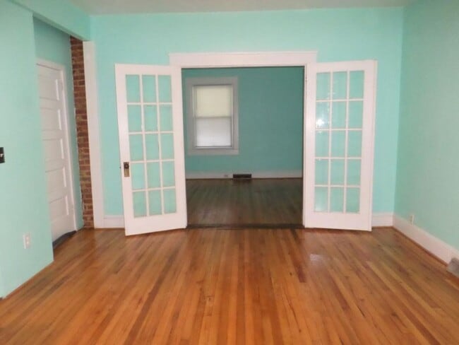 Building Photo - 1075 Cambria St NE