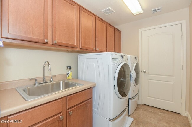 Building Photo - 21320 N 56th St