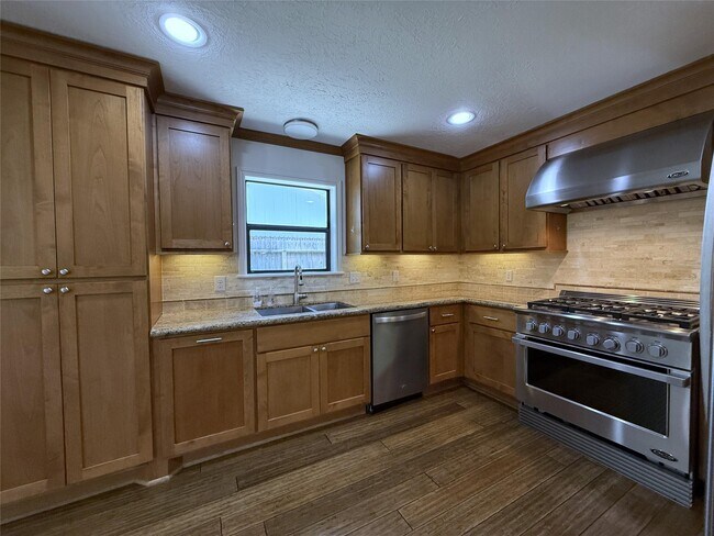 Building Photo - 5007 Shady Nook Ct