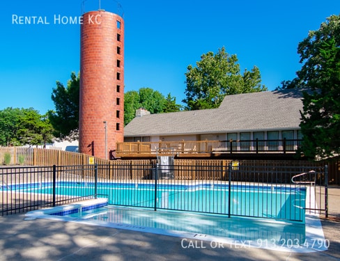 Building Photo - 10965 Gillette-