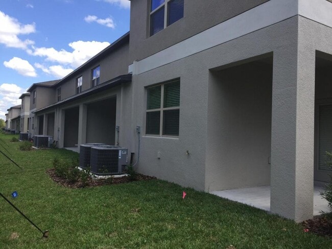 Building Photo - 9618 Pembrooke Pines Dr