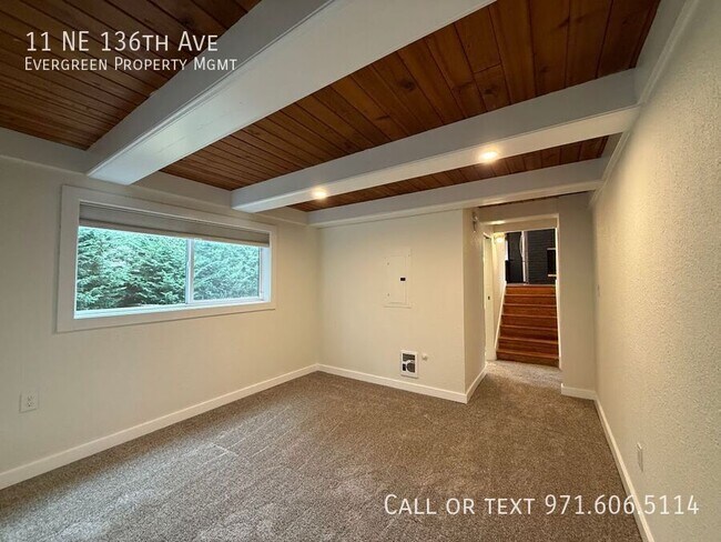 Building Photo - 11 NE 136th Ave