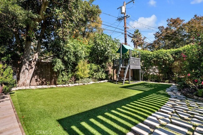 Building Photo - 22041 San Miguel St