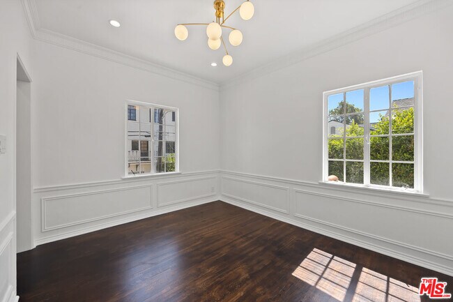 Building Photo - 148 S Camden Dr