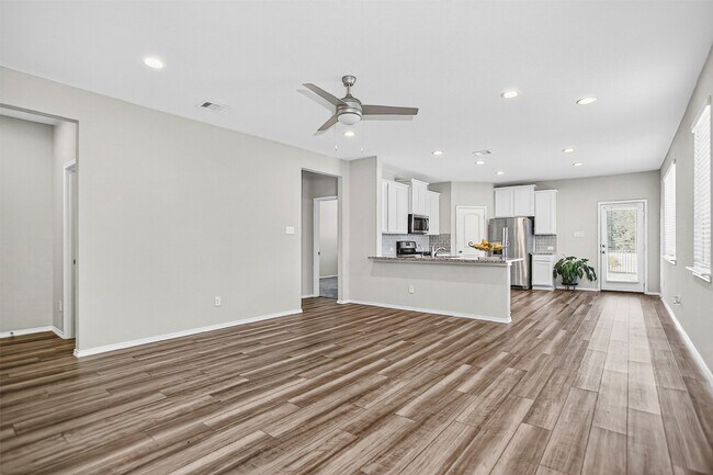 Building Photo - 9205 Inland Leather Ln