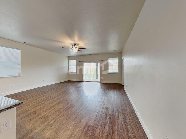 Building Photo - 231 E Sicily Dr