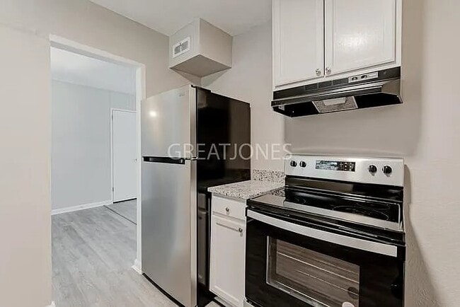 Building Photo - 1450 Wyman St NE