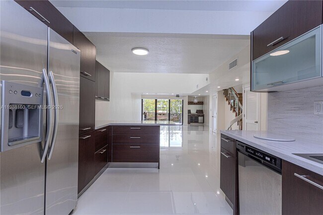 Building Photo - 231 Poinciana Island Dr