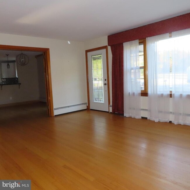 Building Photo - 14109 Buchanan Trail W