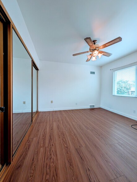 Building Photo - 1308 Claremont Pl