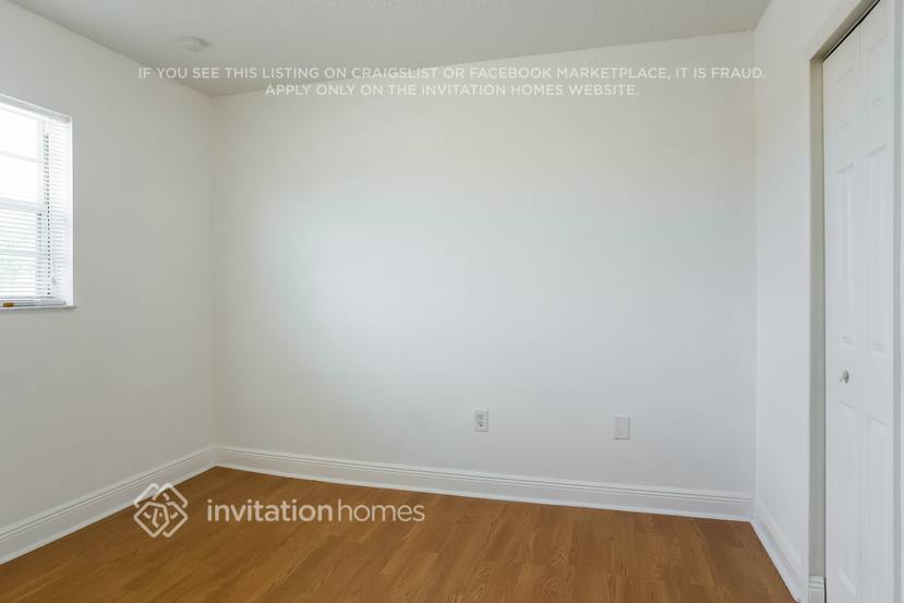 Building Photo - 10029 SW 146th Pl