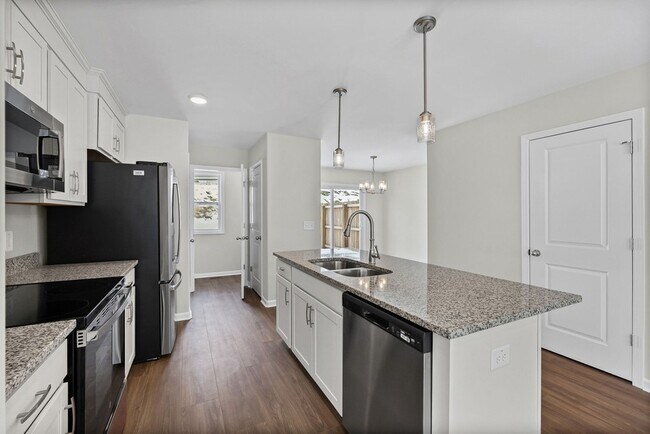 Building Photo - 839 Cumberland Dr