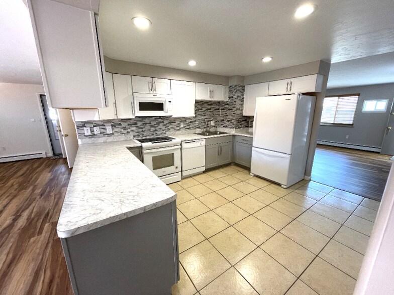 Building Photo - 1887 Independence St