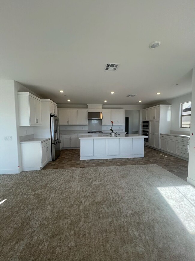 Building Photo - Camarillo - Brand New 4 bedroom, 3.5 home in